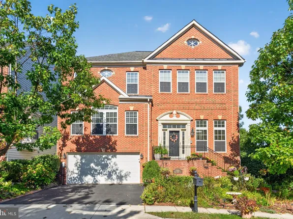 7202 Gray Heights Ct, Alexandria, VA 22315