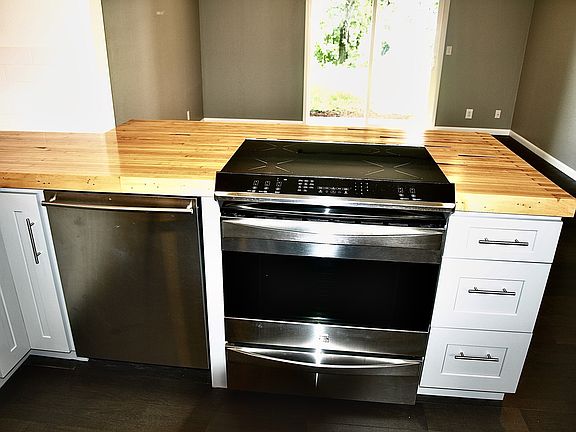 5th image of 842 S A St #848
