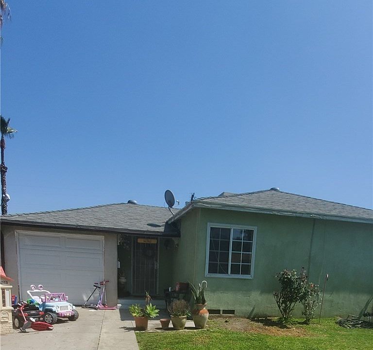1st image of 1247 Blackstone Ave