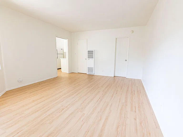 667-669 Levering — Photo 42