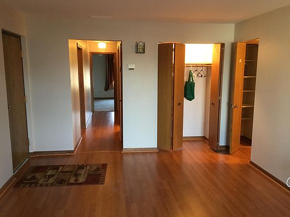 Living room Foyer,Closet,Hallway