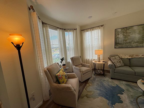 4th image of 452 Vicot Way
