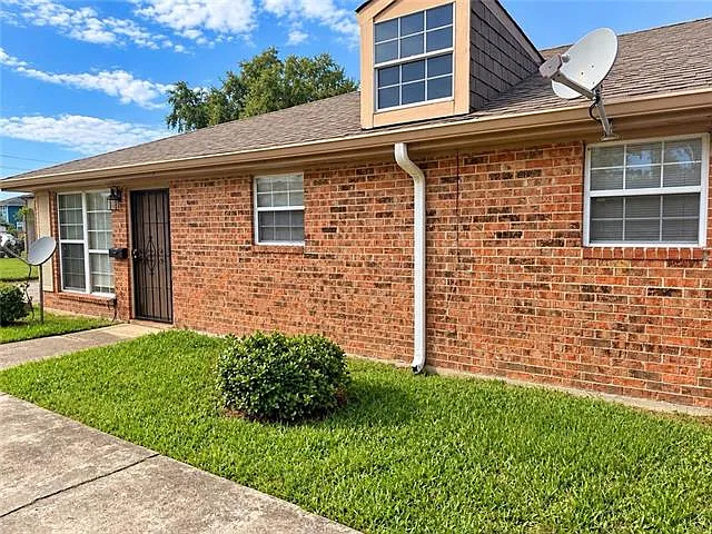 2 bed, 1.0 bath, 1000 sqft, $1,400 — Photo 1