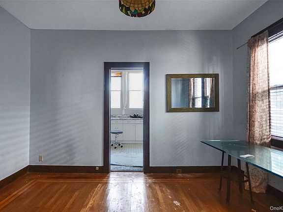 4th image of 103 Rochelle Street
