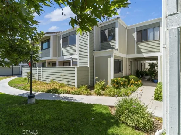 27060 Crossglade Ave Unit 4, Santa Clarita, CA 91351