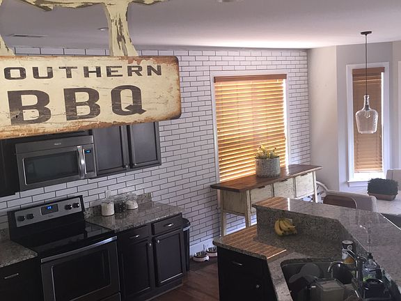 3rd image of 617 Julia Dr