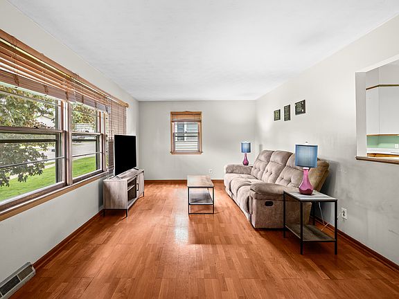 4th image of 1608 Rockwood Ct