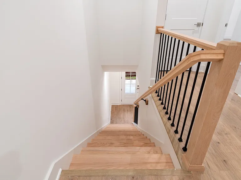 172 Leggo Ave — Photo 22