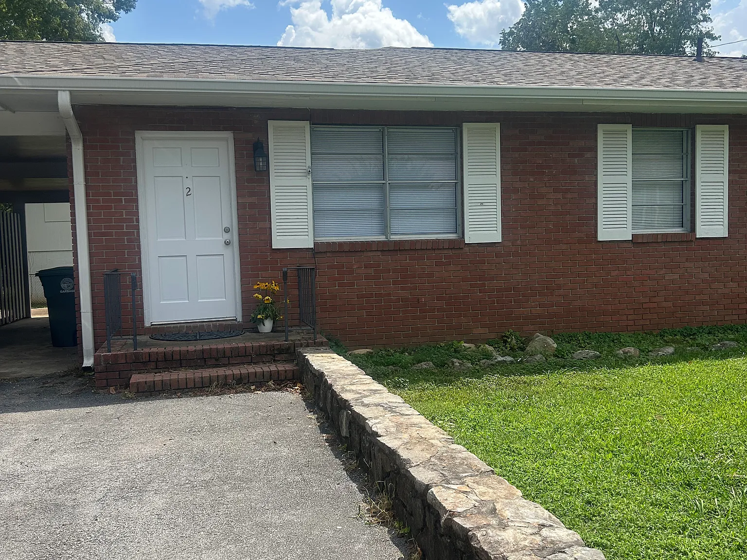 2 bed, 900 sqft, $1,095 — Photo 1
