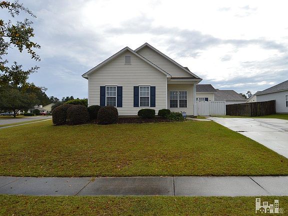 3rd image of 3111 Thistlewood Drive NE