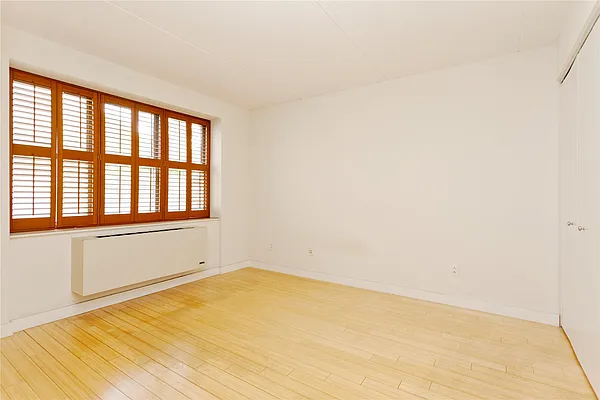 Rented by Douglas Elliman | media 27