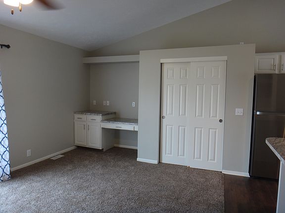 2nd image of 1711 Eastview Dr