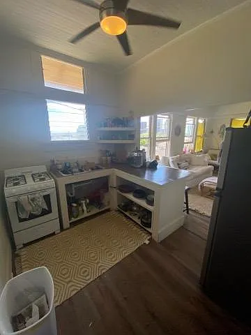 1643 Lusitana St — Photo 7