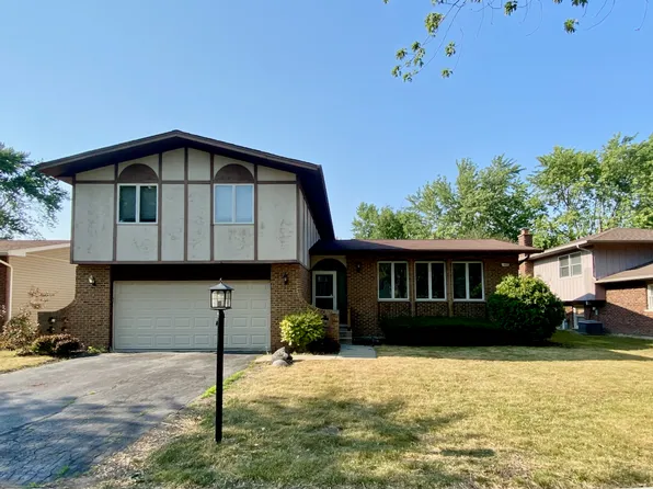 5058 Roberta Ln, Richton Park, IL 60471