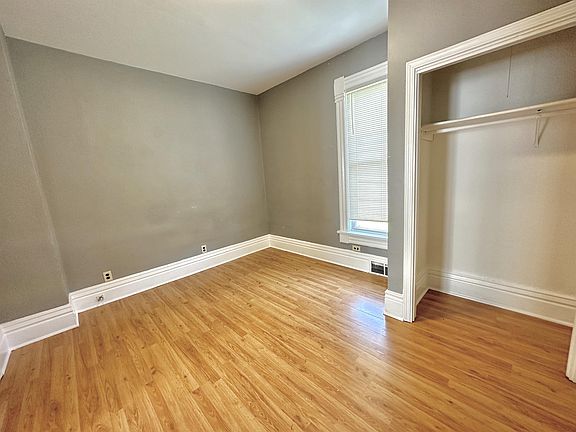 3rd image of 517 9th St #1