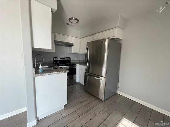2nd image of 522 S Alton Blvd #1
