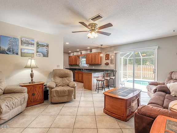 2nd image of 47 Mayfield Cir