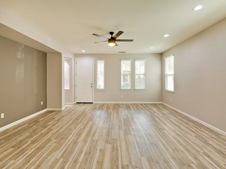 309 Rayos Del Sol Dr — Photo 10
