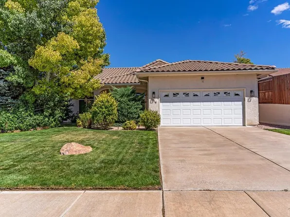 1014 Olivecrest Dr, Pueblo, CO 81005