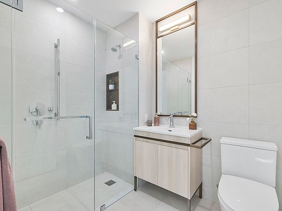 3rd image of 240 Willoughby St #3B