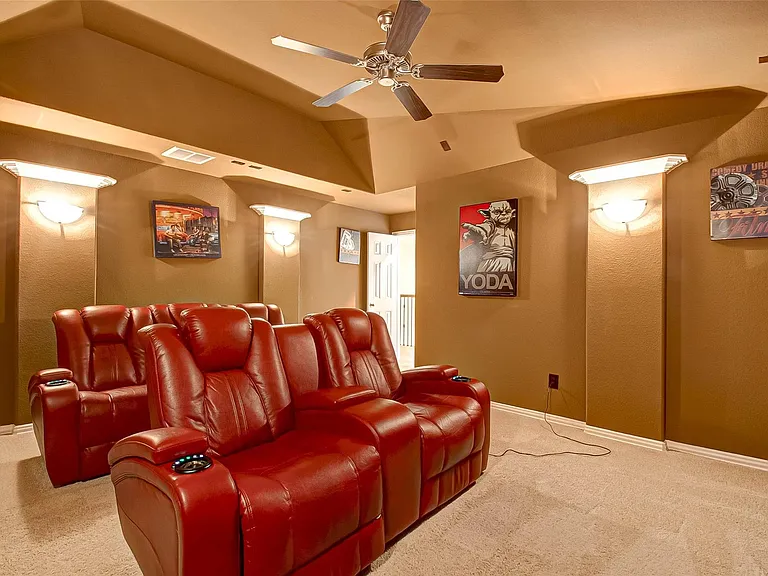 8219 Peppervine Ct — Photo 38