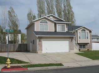 674 N 1300 W, Clinton, UT 84015