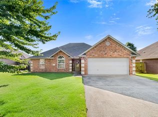 6003 S 39th St, Rogers, AR 72758