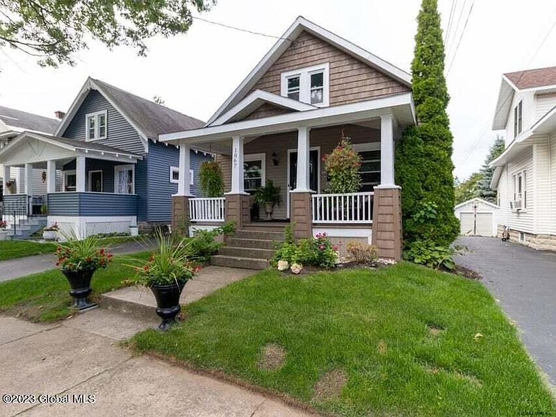 3rd image of 1067 Garner Avenue