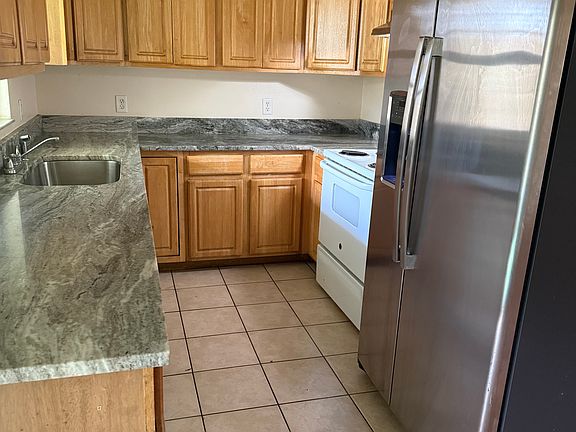 4th image of 102 Morningview Dr