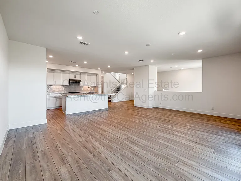 5583 Dublin Blvd — Photo 3