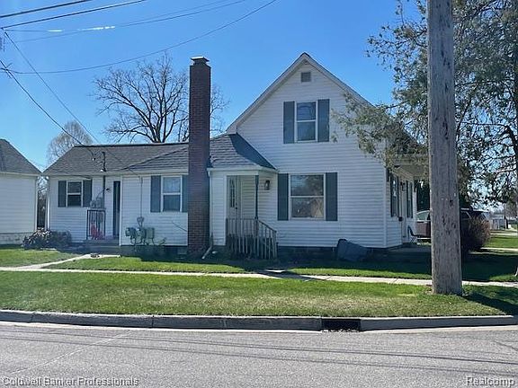 2nd image of 105 S Court St