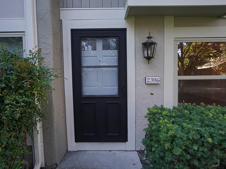 2396 Shoreside Ct — Photo 2