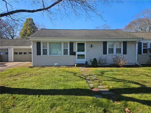 7 Rutherford Ct #12, Warwick, RI 02886