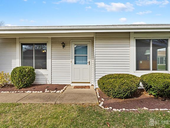 2nd image of 274 Convent Rd #D