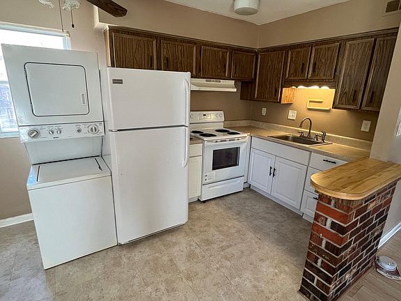 4th image of 4660 Denver Ave #1