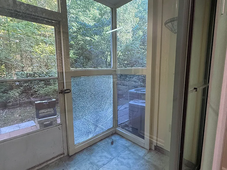 204 Davidson St — Photo 32