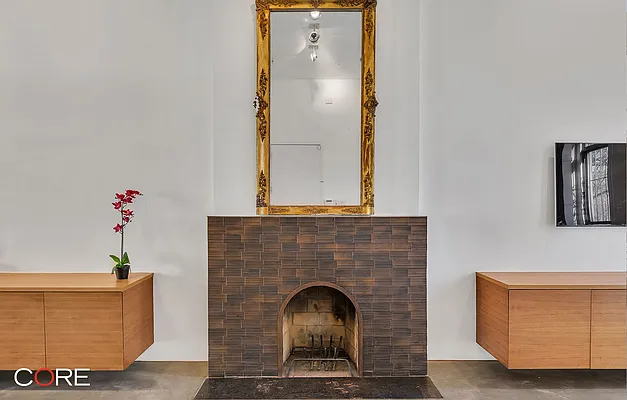 Rented by CORE | media 15