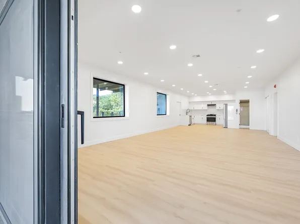 114 Pine Street image 6 of 16