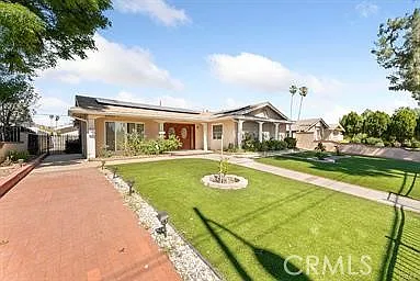 2 bed, 600 sqft, $2,600 — Photo 1