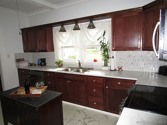 3rd image of 400 N Johnson St