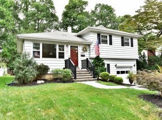 137 Summit Ave, Waldwick, NJ 07463
