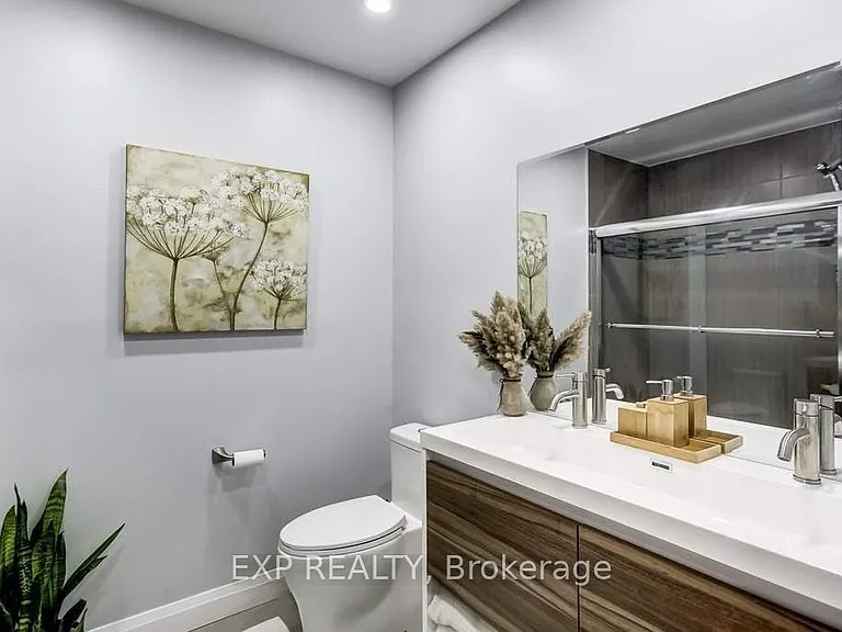 72 Billington Cres #UPPER — Photo 21