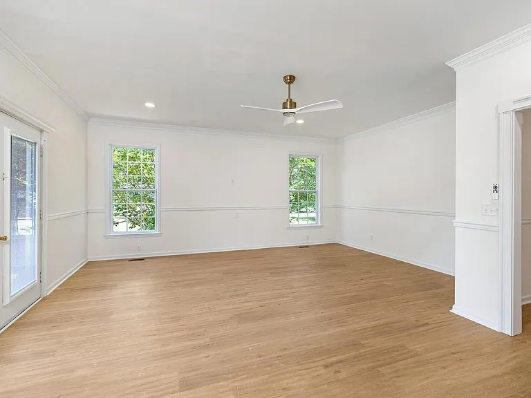 2090-4 Bridge Ct — Photo 11