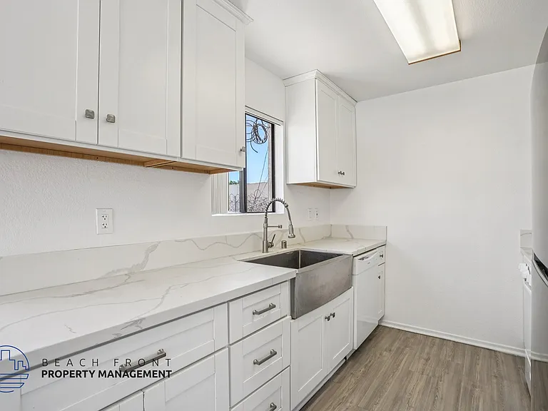 525 W 8th St — Photo 12