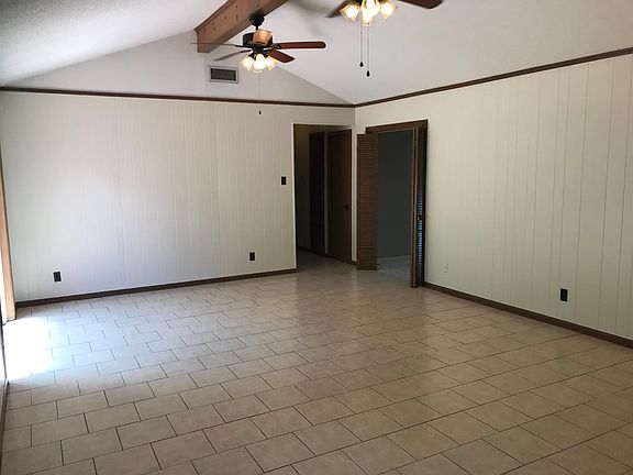 Living area. Raised ceiling. 