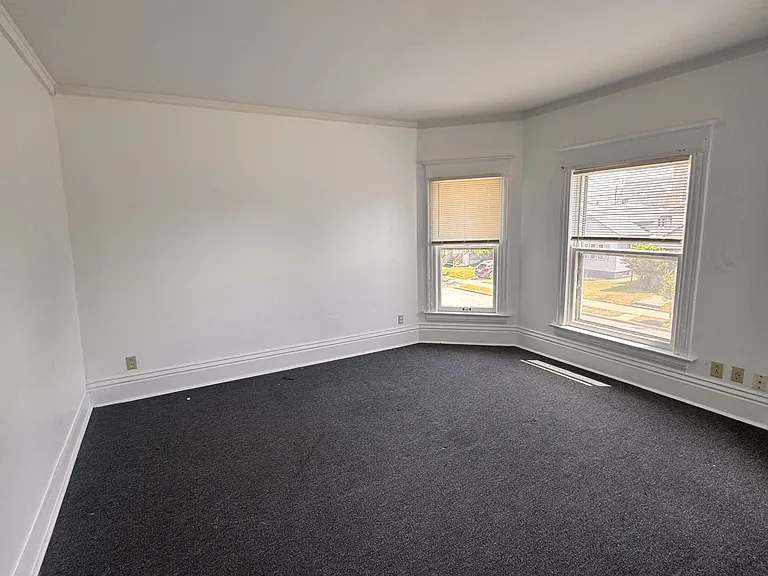 1432 Hayes Ave — Photo 7