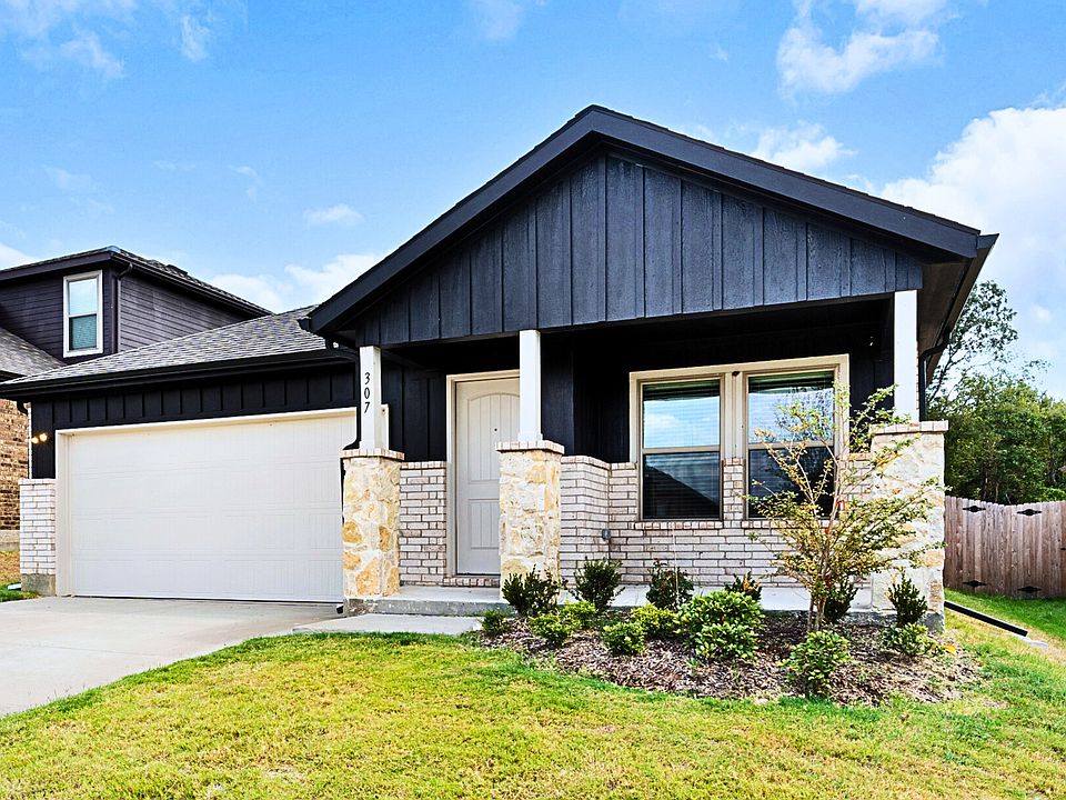 1st image of 307 Knoll Pines Dr