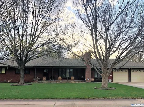 1917 Lincoln St, Great Bend, KS 67530