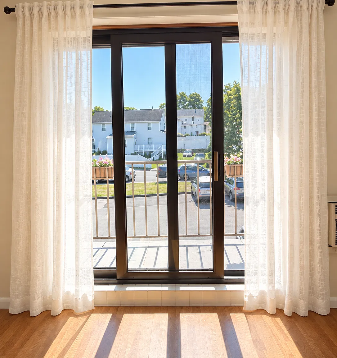 2 bed, 930 sqft, $2,450 — Photo 3