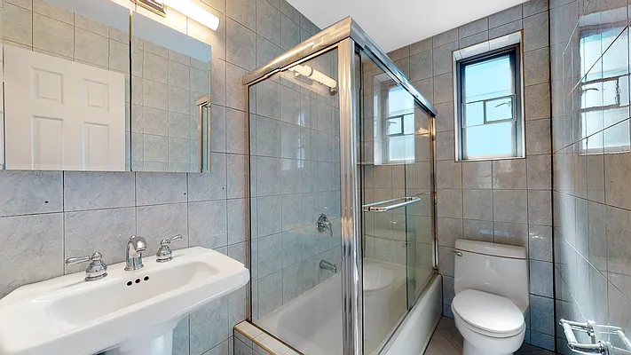 Rented by R New York | media 8